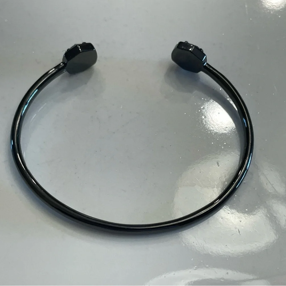 TWO PIECE Kendra Scott Elisa Pendant Necklace and Davie Cuff - Picture 7 of 12
